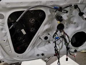 Volkswagen Arteon wygłuszenie drzwi – zdjęcie 2