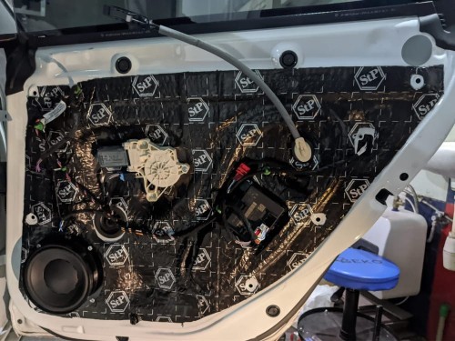 VW Arteon wyciszenie wygłszenie drzwi mata butlowa AB