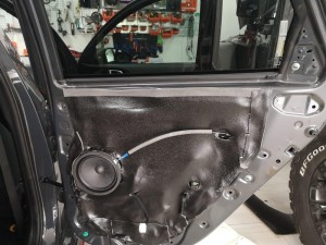 KIA Ceed GT wygłuszenie drzwi i nadkoli – zdjęcie 8