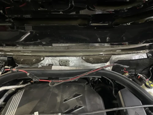 Ograniczenie przenikania dźwięków zewnętrznych do BMW 5