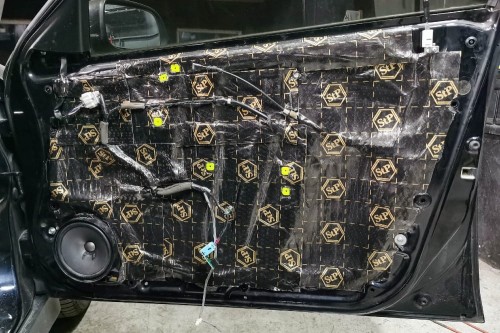 Honda Accord wygłuszanie podłogi matą Bitmat