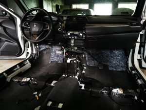 Honda Civic X wygłuszenie podłogi, bagażnika, nadkoli – zdjęcie 3