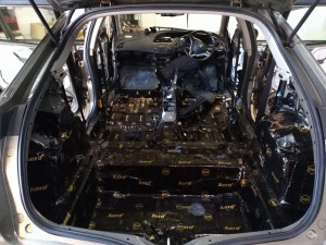 Honda Civic VIII wygłuszenie podłogi, bagażnik i drzwi – zdjęcie 2