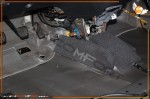 Kompleksowo wygłuszona podłoga kabiny pasażerskiej w Honda Civic Type R przy użyciu profesjonalnej maty marki Bitmat