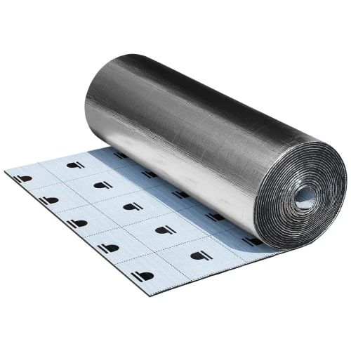 Rozwinięty fragment pianki z widoczną powłoką aluminiową