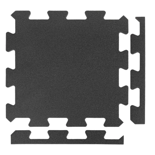 Pojedynczy element maty piankowej puzzle z oddzielonymi gładkimi krawędziami wykończeniowymi.
