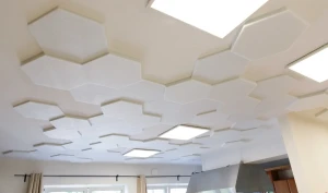 Panel akustyczny poliestrowy w kształcie heksagonów biały 2 i 4 cm  – zdjęcie 3