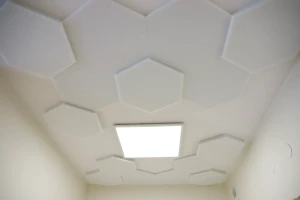 Panel akustyczny poliestrowy w kształcie heksagonów biały 2 i 4 cm  – zdjęcie 6