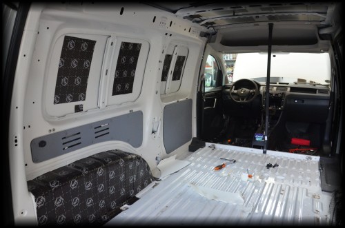 VW Caddy StP Balck Silver 1,8mm wygłuszenie ścian przedziału ładunkowego