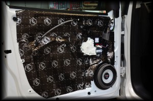 VW Caddy wygłuszenie całego samochodu – zdjęcie 6