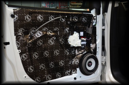 VW Caddy wyciszenie mata butylowa Ab25s