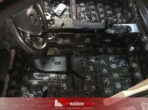 VW Passat B8 wygłuszenie drzwi i podłogi – zdjęcie 4