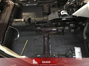 VW Passat B8 wygłuszenie drzwi i podłogi – zdjęcie 6