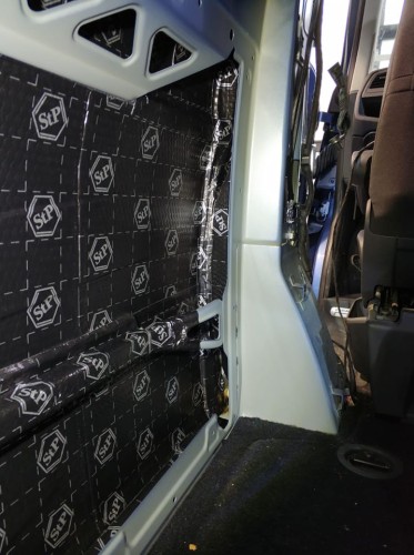 VW T6 Wygluszenie wyciszenie Butyl Bitmat AB25s