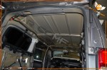 Boczna ściana i nadkole wewnętrzne Citroëna SpaceTourer wyklejone pierwszą warstwą alubutylowej maty Bitmat