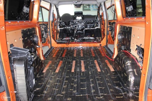 FORD Turneo Custom 2018 wygłuszanie drzwi i podłogi materiałami Bitmat