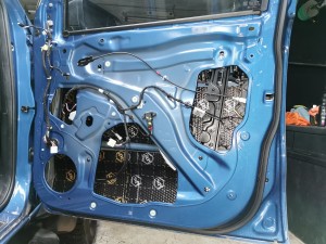 Ford Ranger Raptor wygłuszenie drzwi i podłogi – zdjęcie 4