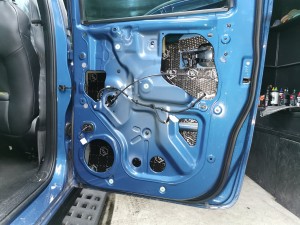 Ford Ranger Raptor wygłuszenie drzwi i podłogi – zdjęcie 5