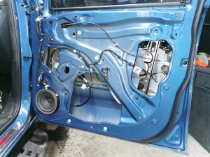 Ford Ranger Raptor wygłuszenie drzwi i podłogi – zdjęcie 8