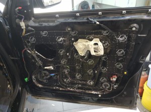 Land Rover Range Rover wygłuszenie drzwi – zdjęcie 8