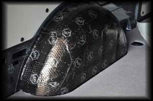 Mercedes Vito wygłuszenie nadkoli i ściany grodziowej – zdjęcie 4