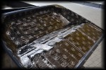 Ściana grodziowa oddzielająca kabinę w samochodzie Mercedes Vito starannie wyklejona izolacyjną matą marki Bitmat