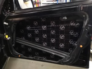Mercedes C W204 wygłuszenie drzwi – zdjęcie 3
