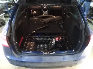 Mercedes C W205 wygłuszenie bagażnika i tylnej kanapy – zdjęcie 3