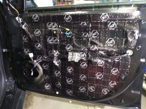 Mitsubishi Outlander wygłuszenie drzwi – zdjęcie 3