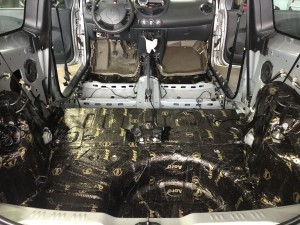 Renault Twingo II wygłuszenie bagażnika i podłogi – zdjęcie 3