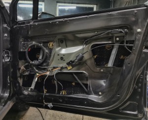 Renault Vel Satis wygłuszenie drzwi – zdjęcie 3