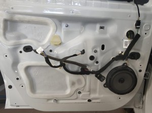 Renault Twingo wygłuszenie drzwi – zdjęcie 4