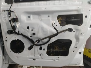 Renault Twingo wygłuszenie drzwi – zdjęcie 10