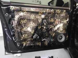 Seat Leon wygłuszenie drzwi – zdjęcie 6
