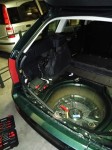 Skoda Octavia w trakcie prac nad kompleksowym wyciszeniem bagażnika pianką kauczukową Bitmat K6s