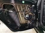 Precyzyjne wyklejenie wewnętrznej blachy drzwi Skody Octavia RS matą alubutylową Bitmat redukującą wibracje