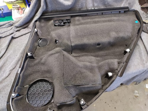 Subaru Forester wyklejony boczek pianka kauczukowa