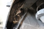 Odkryta blacha nadkola wewnętrznego Subaru WRX STI przed nałożeniem maty