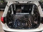 Przestrzeń bagażnika i nadkola Suzuki Vitara starannie wyklejone matą butylową
