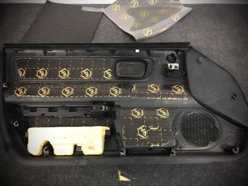 Toyota MR2 StP wyciszenie plastikowego boczka mata butylowa