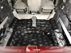 Volvo XC90 wygłuszenie drzwi i bagażnika – zdjęcie 7