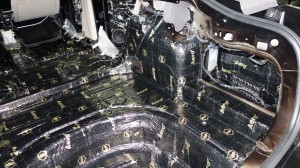 Skoda Superb II wygłuszenie dachu, podłogi, bagażnika, drzwi – zdjęcie 4