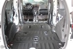 Podłoga przestrzeni bagażowej Dacii Lodgy w pełni zaizolowana pierwszą warstwą maty Bitmat
