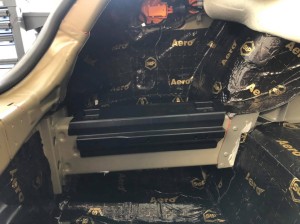 Tesla Model S wygłuszenie drzwi, bagażnika – zdjęcie 8
