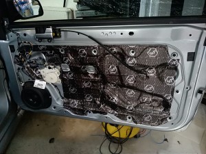 Ford Focus MK2 wygłuszenie drzwi – zdjęcie 4