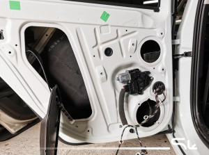 Skoda Octavia III wygłuszenie drzwi – zdjęcie 4