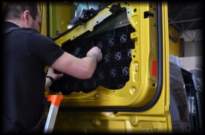 Volvo FH500 wygłuszenie drzwi – zdjęcie 7