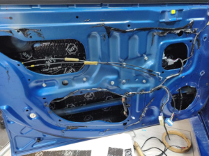 Mitsubishi Lancer Evolution X wygłuszenie drzwi – zdjęcie 2
