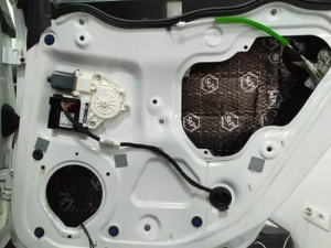 Audi A3 8P wygłuszenie drzwi – zdjęcie 3