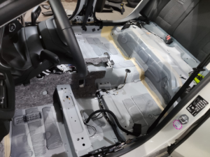 Ford Focus IV wygłuszenie podłogi – zdjęcie 3